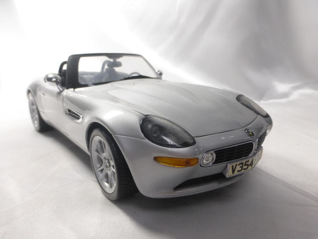 1/18 ダイキャストカー ディーラー限定販売　007  Z8