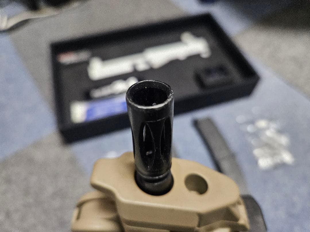 東京マルイ　MP7A1 ガスガン タンカラー　マガジン2本付き