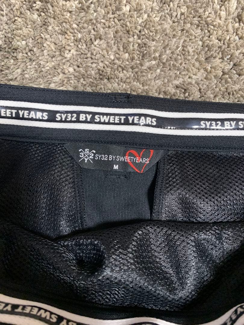 SY32BYSWEETYEARS ゴルフスカート フリル黒Mサイズ未使用に近い