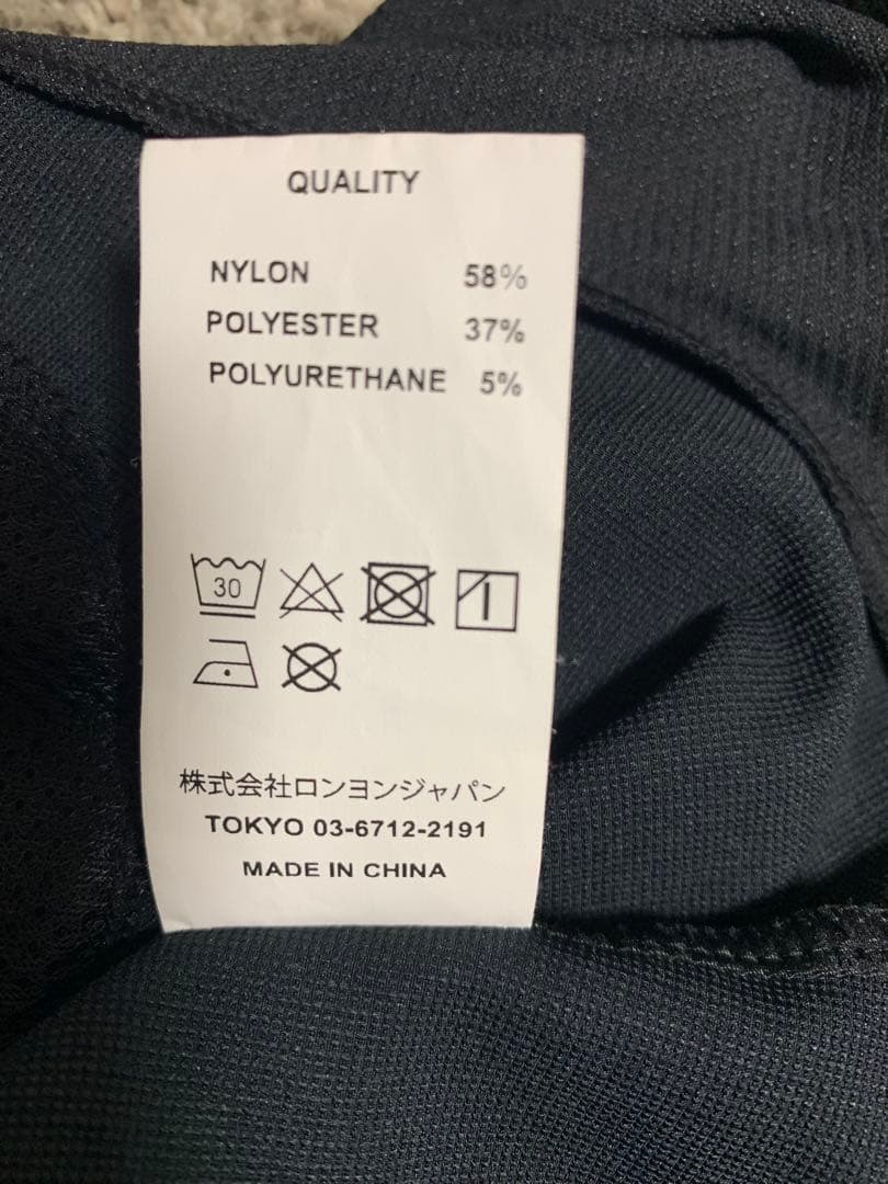 SY32BYSWEETYEARS ゴルフスカート フリル黒Mサイズ未使用に近い
