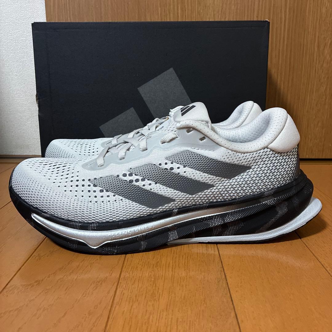 新品　アディダス ランニングシューズ　スーパーノヴァ ライズM 25cm