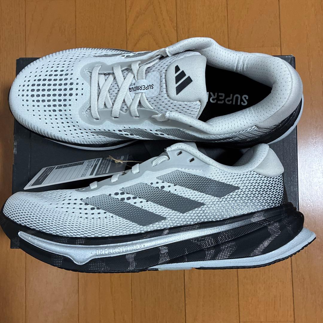 新品　アディダス ランニングシューズ　スーパーノヴァ ライズM 25cm