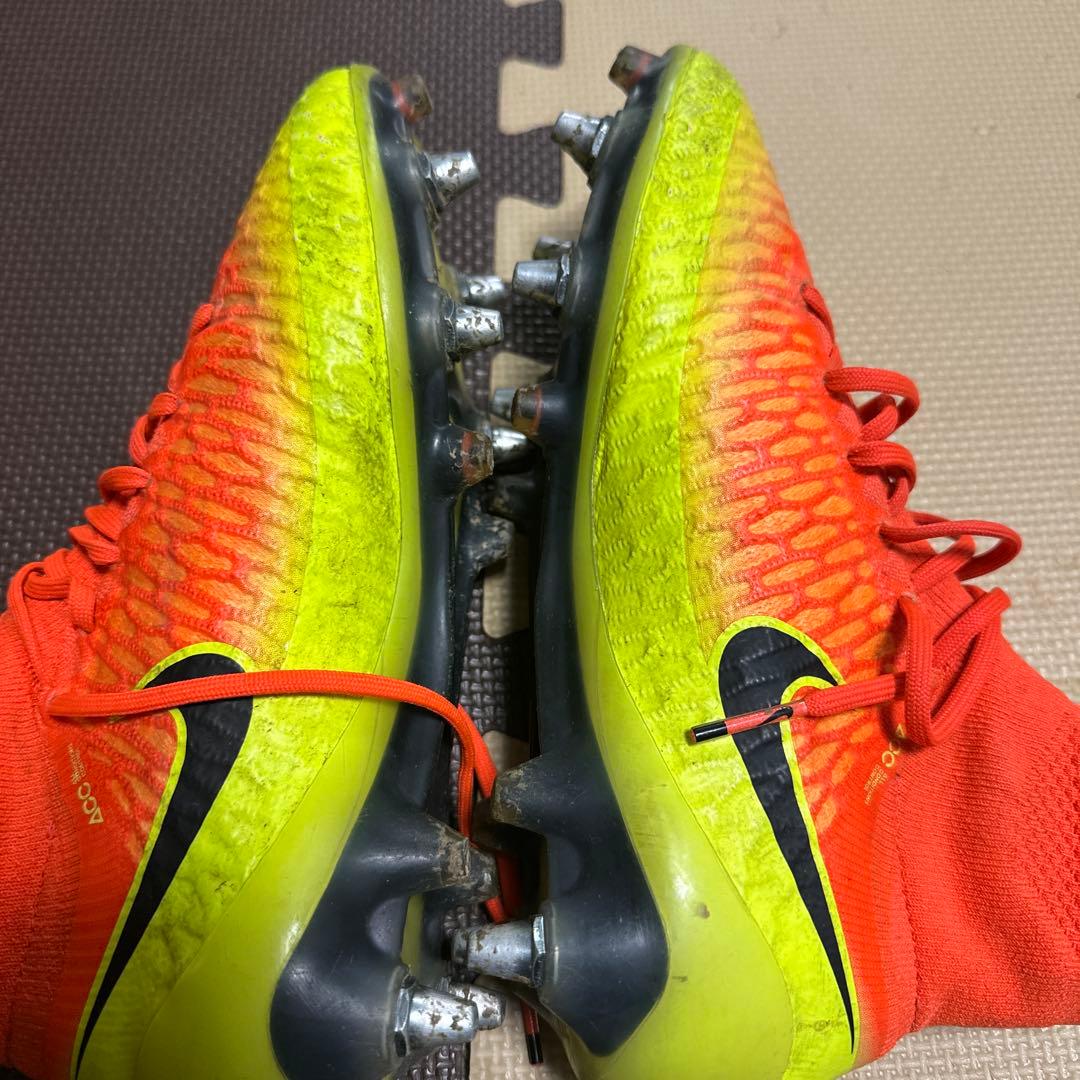 サッカースパイク マジスタ 取り替え式 26.5