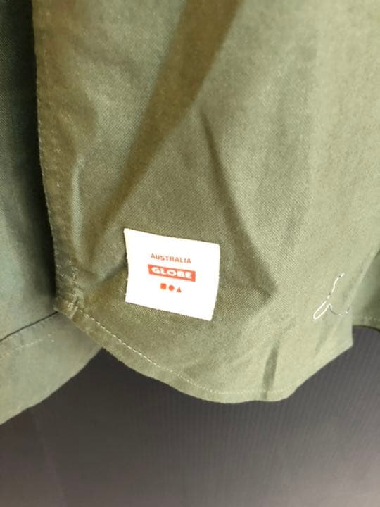 【SALE】シャツ　GLOBE  size M  オリーブ