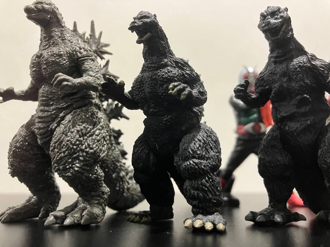 HG ガチャ　ゴジラ　仮面ライダー　ウルトラマン　まとめ売り