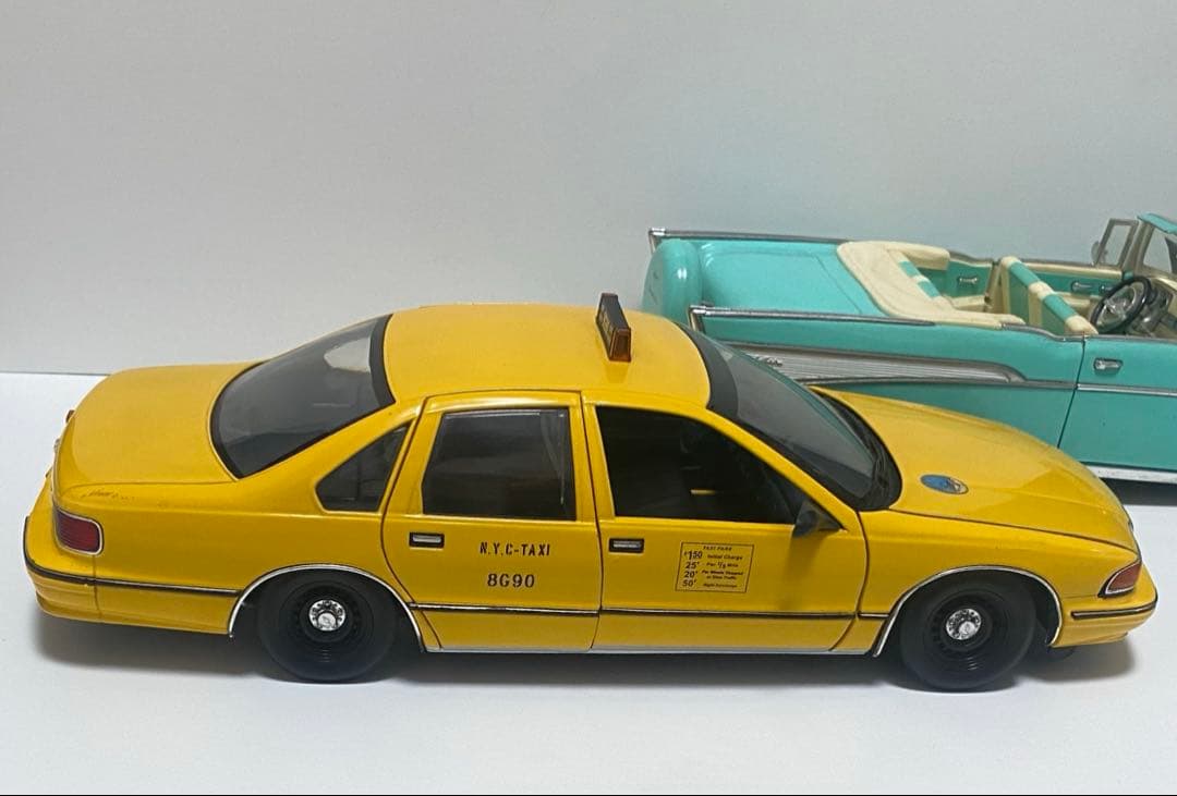 レア！1/18 アメ車　ミニカー　シボレー　カプリス　タクシー NYC 最安値