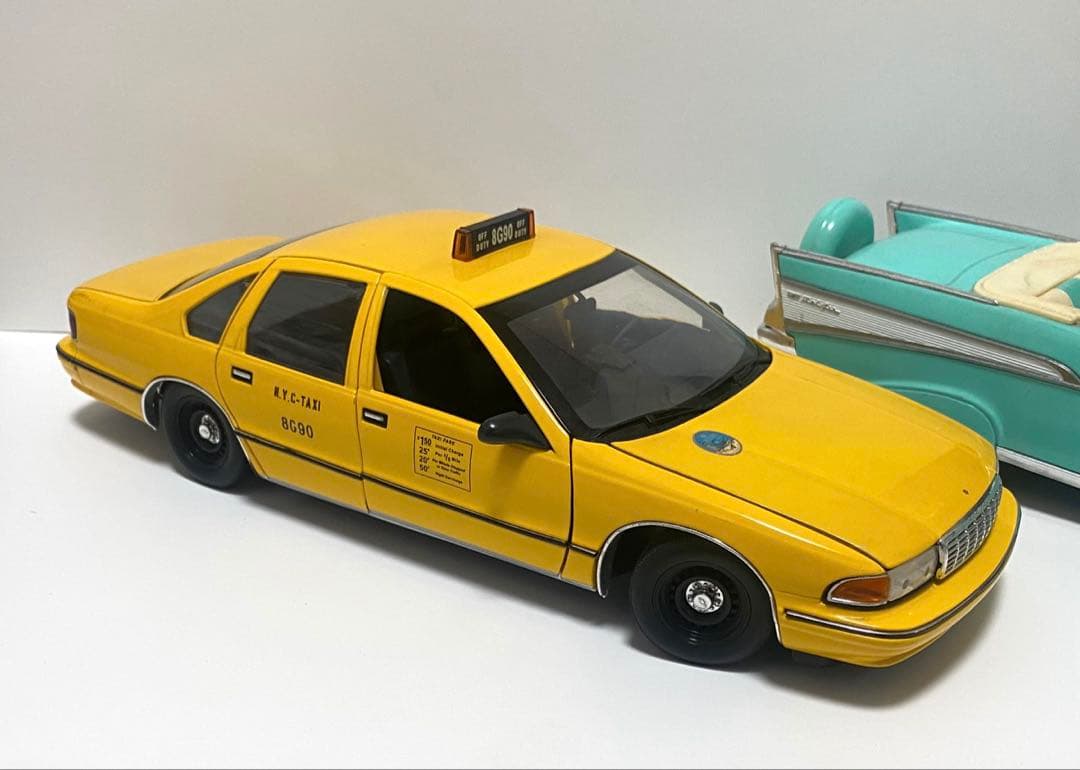 レア！1/18 アメ車　ミニカー　シボレー　カプリス　タクシー NYC 最安値