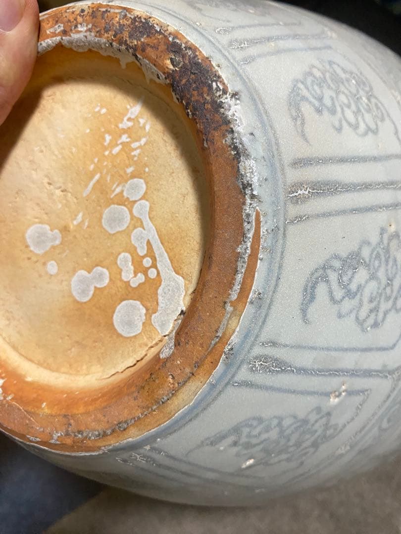 明時代　陶器製花瓶　骨董品. 海から引き揚げられた品物