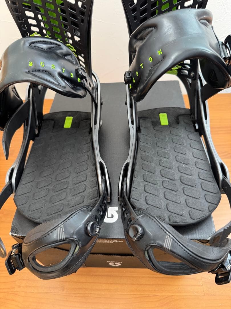 BURTON　GENESIS 2013 メンズビンディング Mサイズ