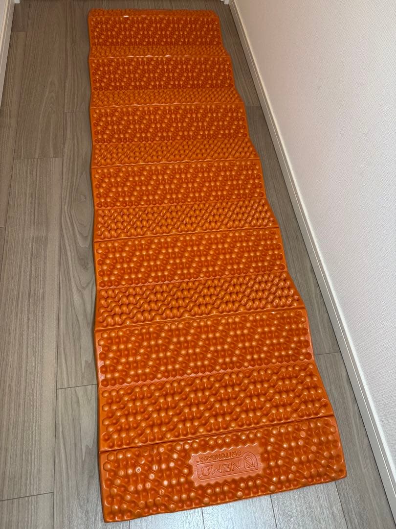 【美品】　NEMO ニーモスイッチバック　スリーピングマット　オレンジ