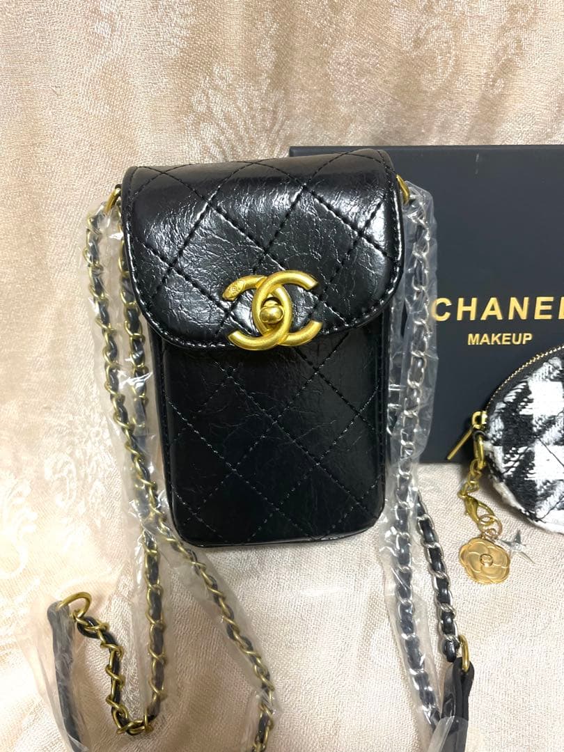 CHANEL スマホショルダーバッグ＆ミニ財布✨限定チャーム付き✨