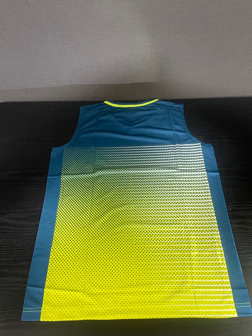 数量限定　MサイズYONEX ノースリーブシャツ 青/黄