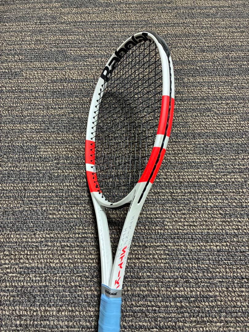 Babolat ピュアストライク100 グリップ2