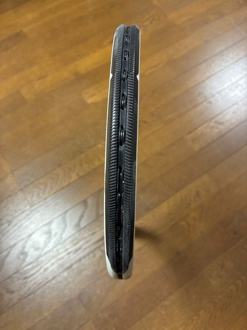 Babolat ピュアストライク100 グリップ2