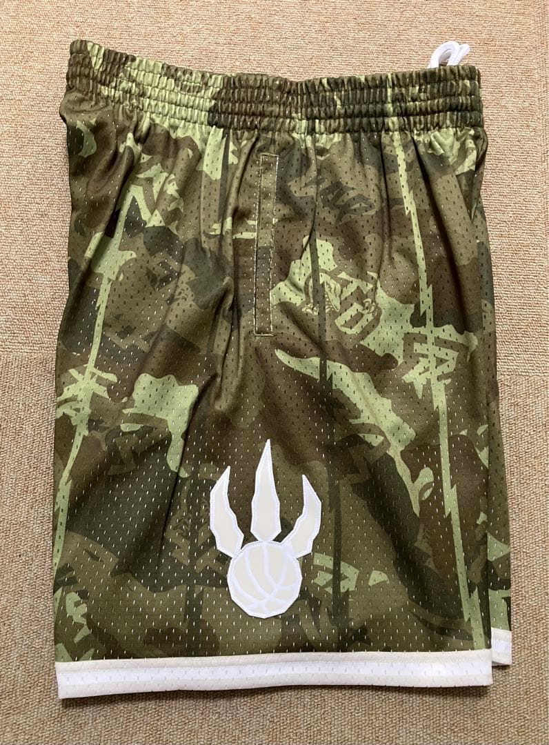 新品　NBA ラプターズ　ミッチェル&ネス　ショーツ　バスパン　カモフラ　迷彩