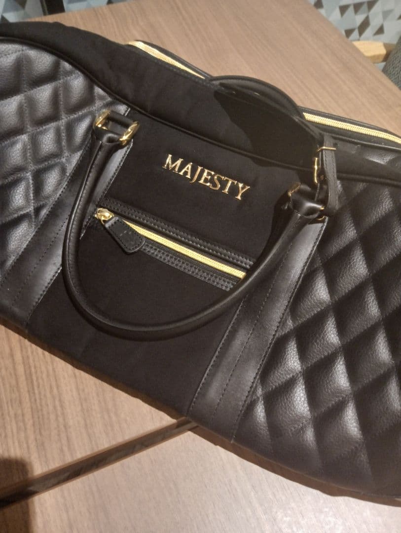 美品MAJESTY キルティング ブラックゴルフバッグ
