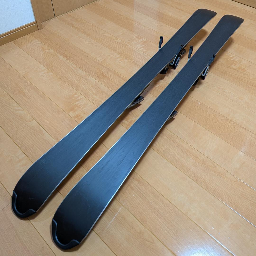 SALOMON サロモン SHORT KART（125cm）ミッドスキー
