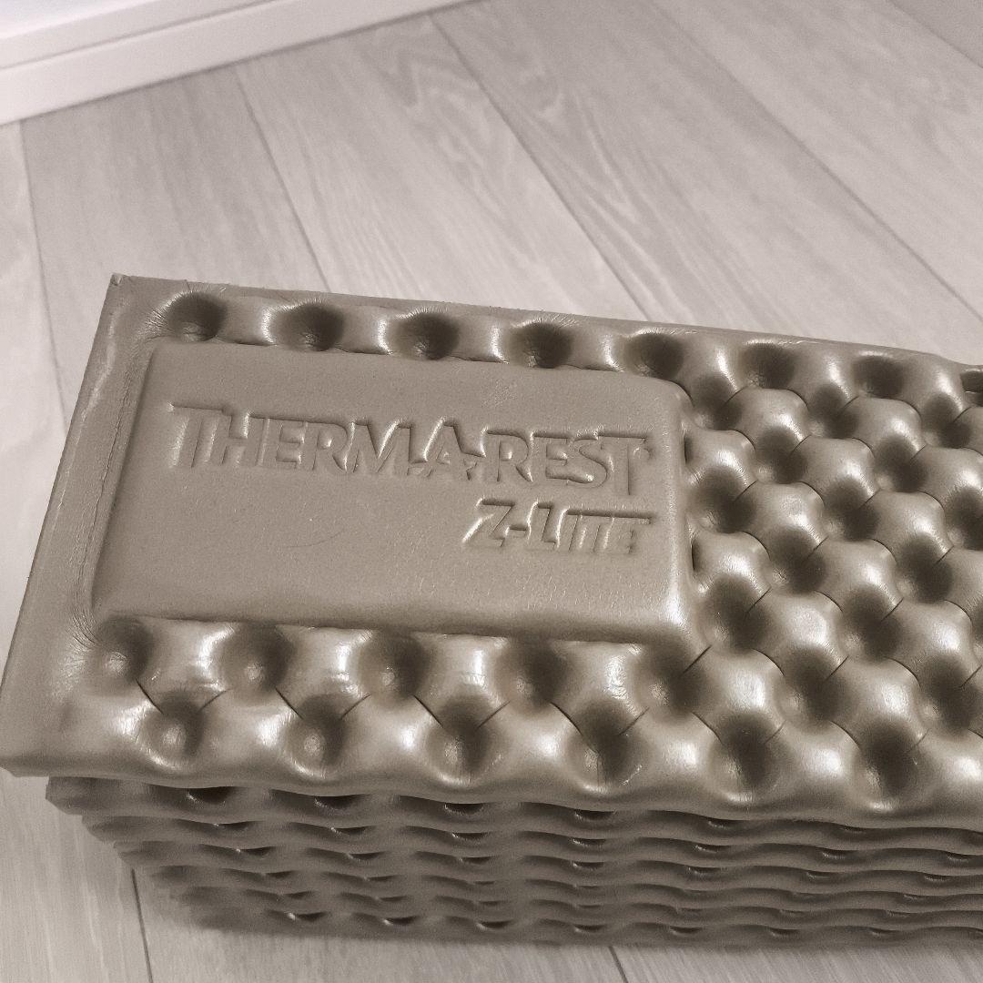 THERMAREST クローズドセルマットレス Zライト