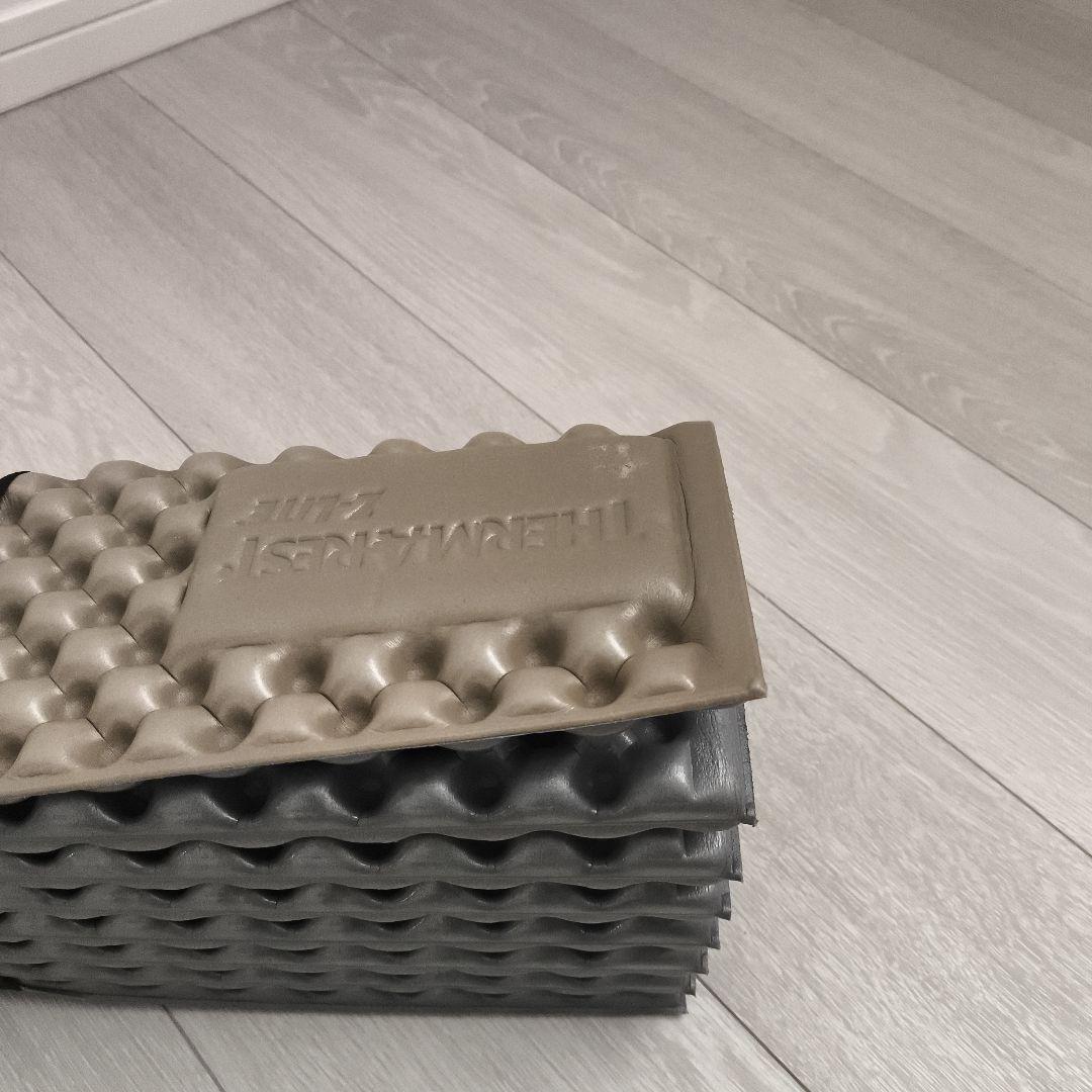 THERMAREST クローズドセルマットレス Zライト