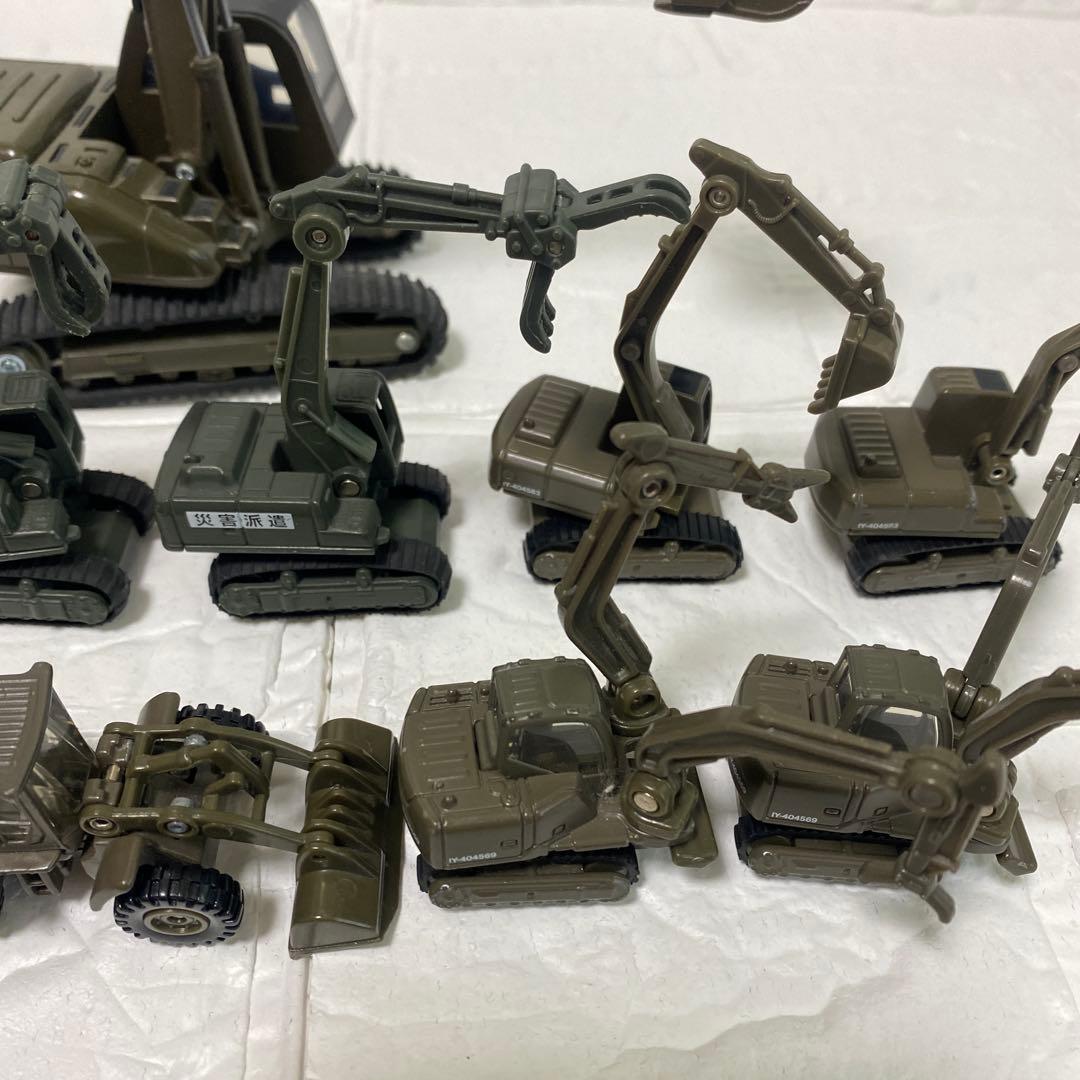 【希少／廃盤】自衛隊車両　トミカ　ショベル　ブルドーザー　戦車　救急車