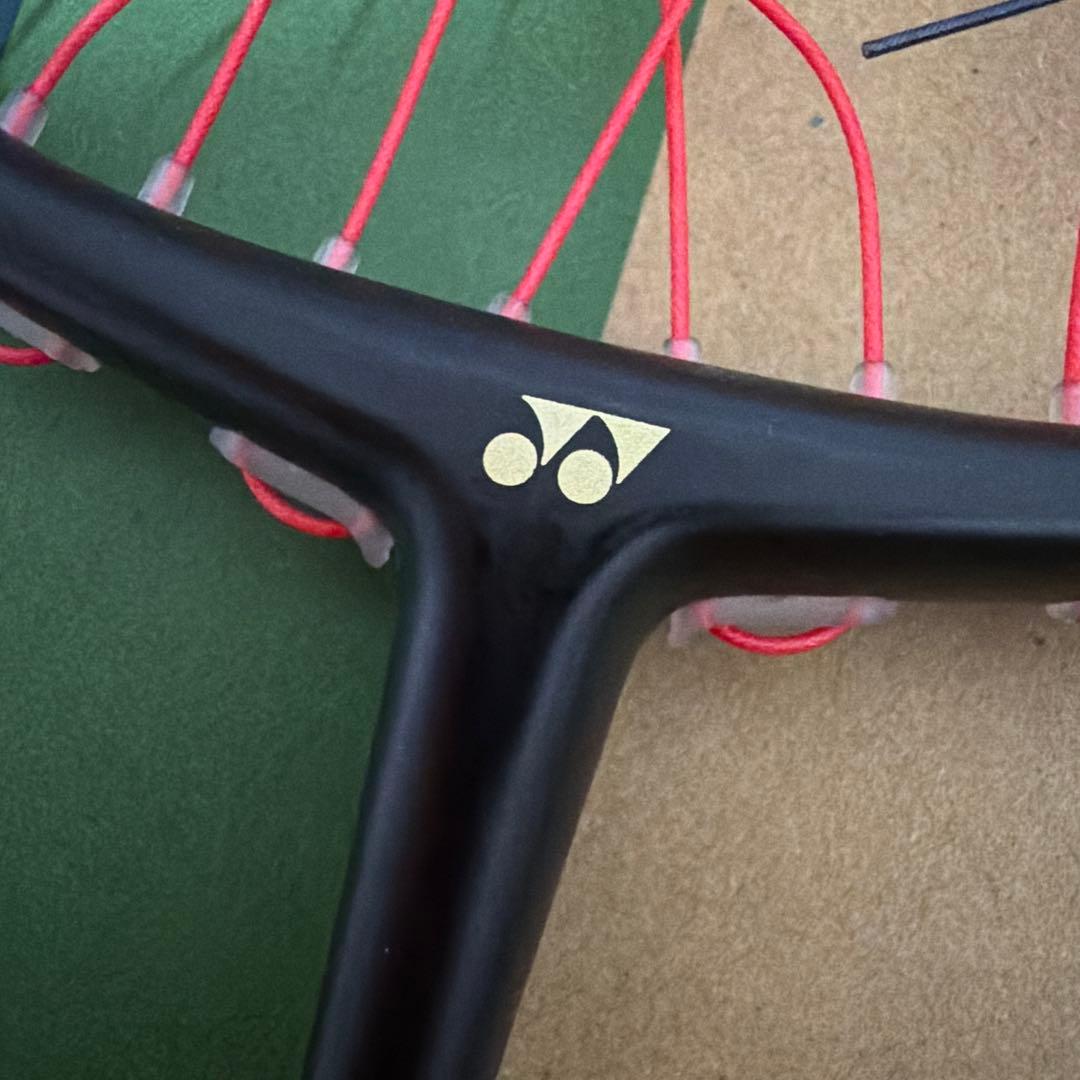 超美品　YONEX アストロクス100zzbp 限定　バドミントンラケット