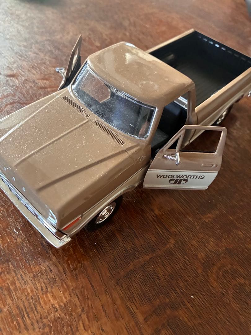 オーストラリア Woolworth ミニカー　Ford トラック　セット