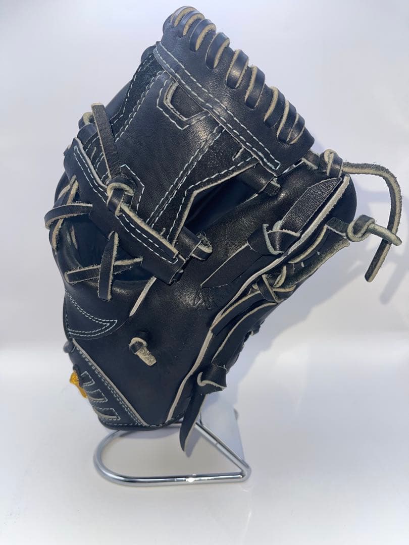 ミズノプロ　軟式グローブ　内野手用　型付け済み　黒