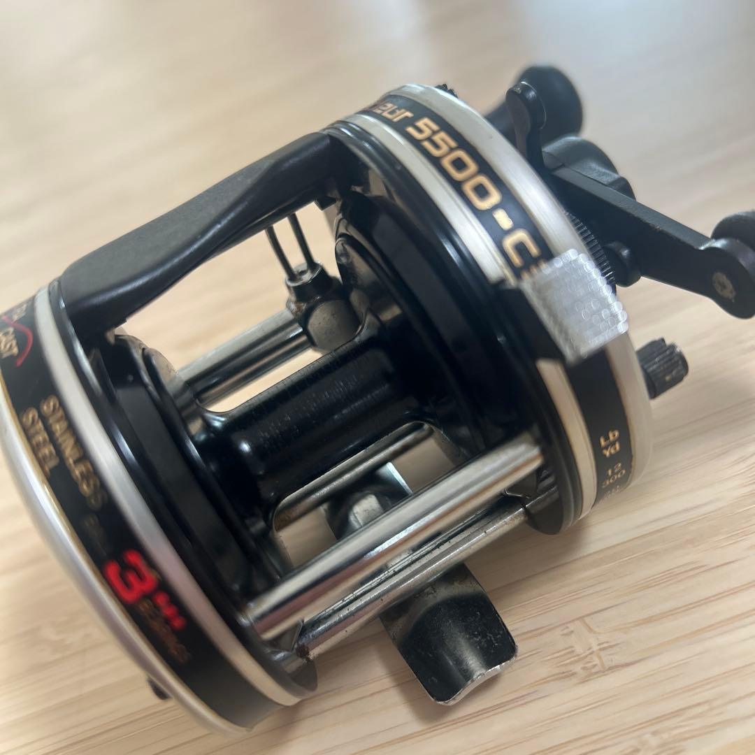 Abu Garcia アブ アンバサダー 5500-C3 ベイトリール
