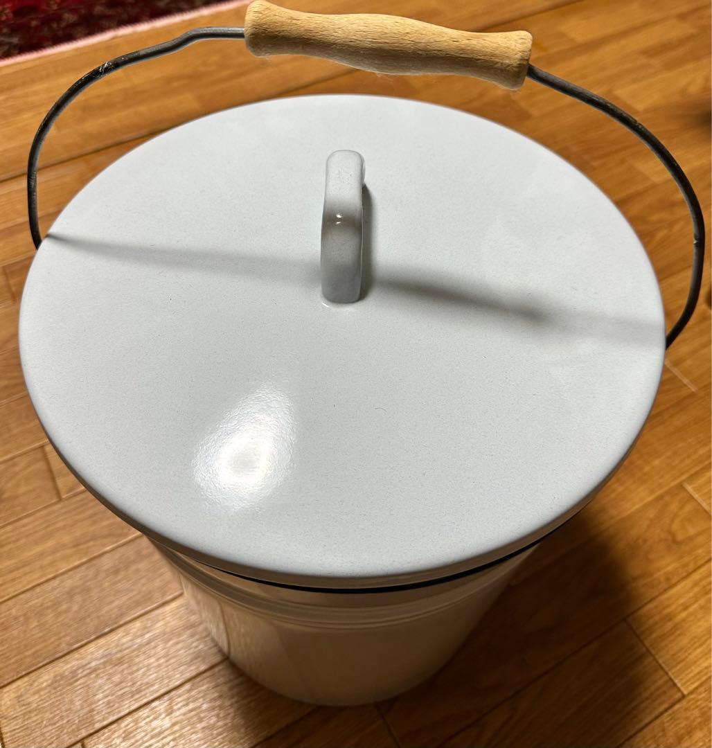 ドイツ製　ホーローバケツ②