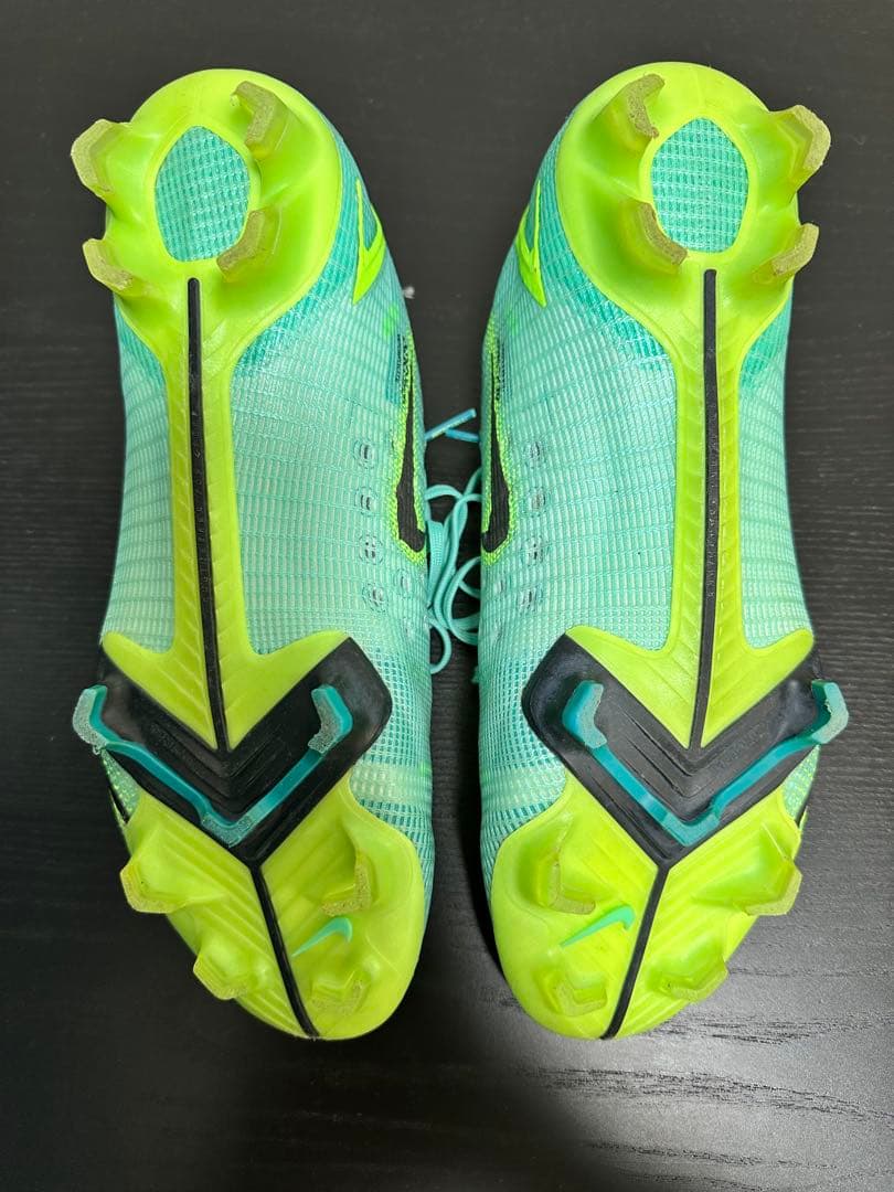 サッカースパイク　NIKE ヴェイパー14エリートFG