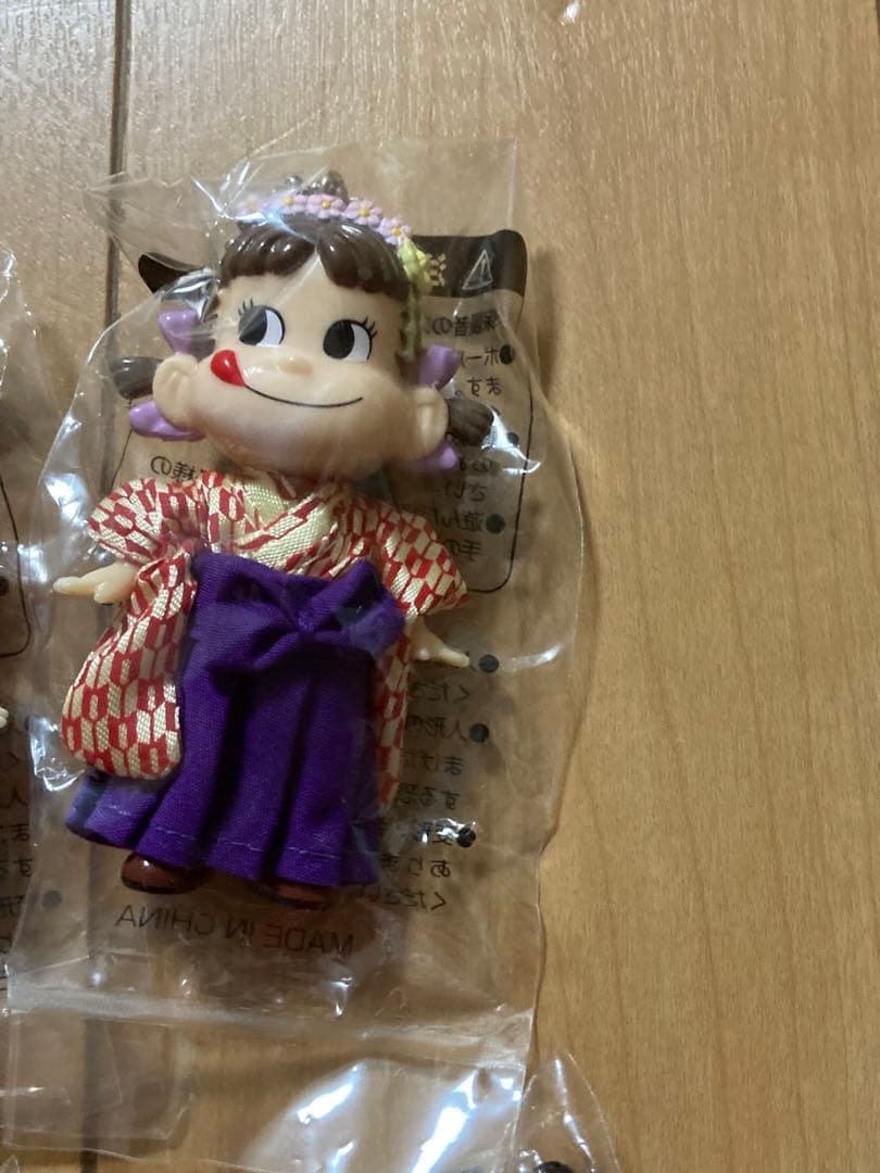新品未開封 ペコちゃん キーホルダー フィギュア マスコット 16体セット