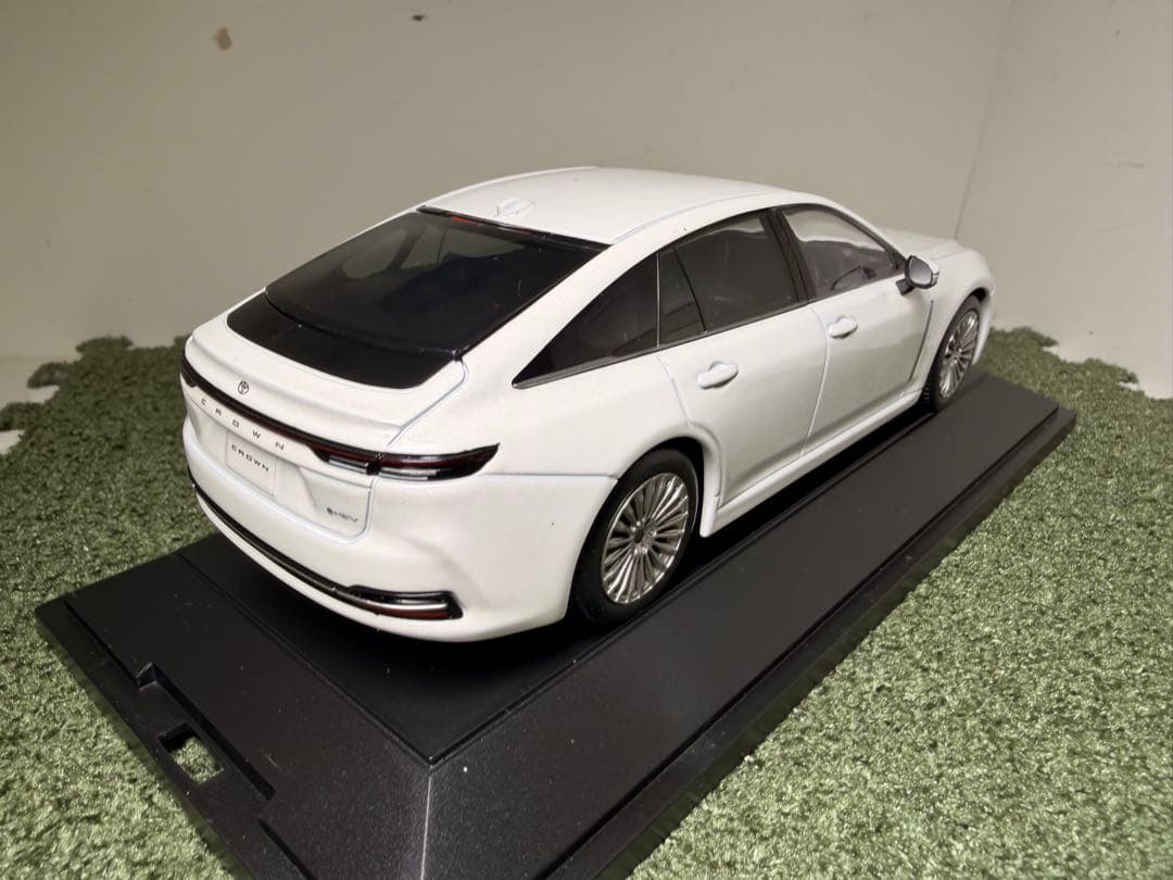 非売品トヨタカラーサンプル　クラウンセダンHEV