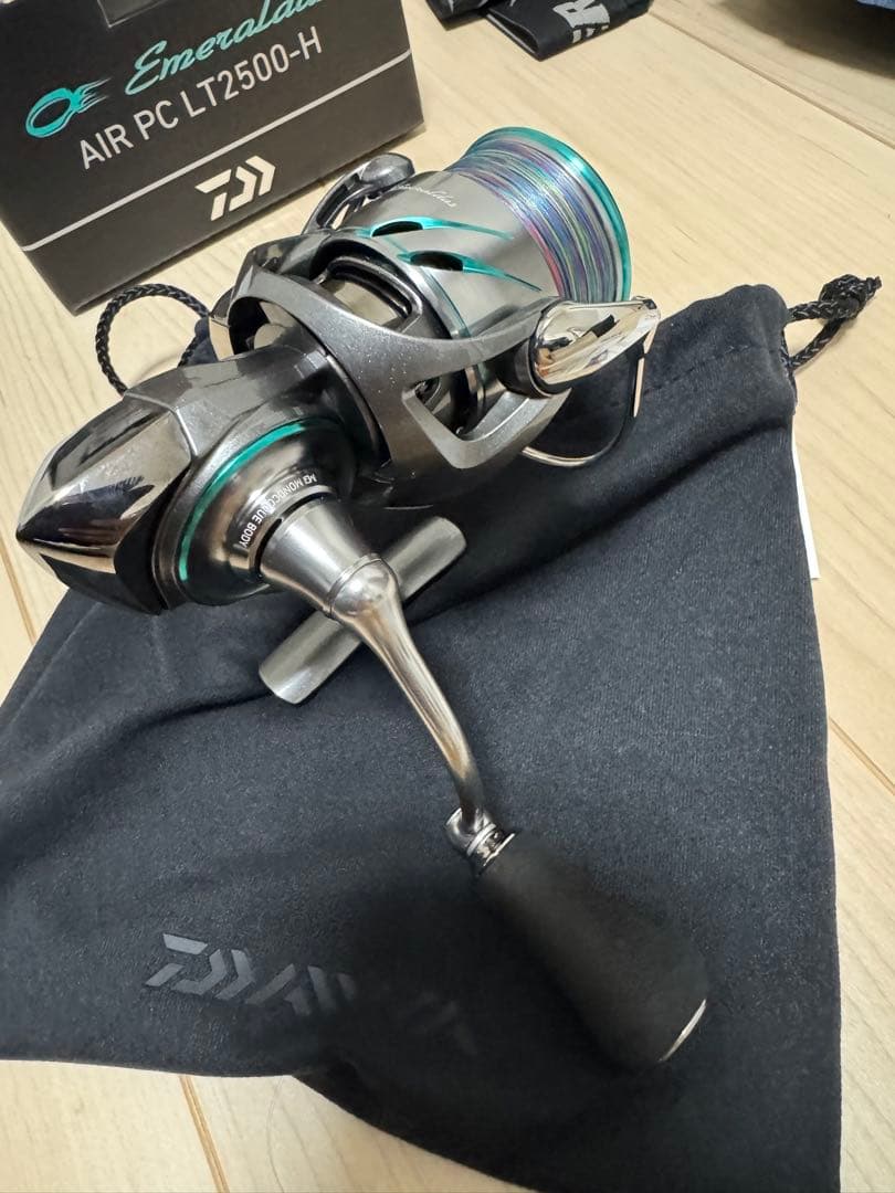 Daiwa Emeraldas AIR PC LT2500-H 新品未使用