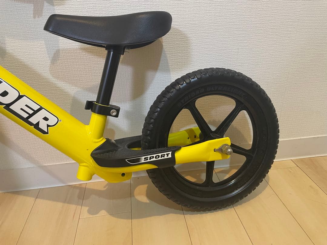 ストライダー　イエロー