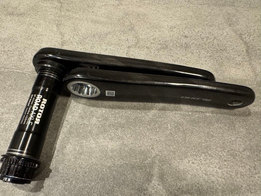 ROTOR ALDHU カーボン30mm axle付き