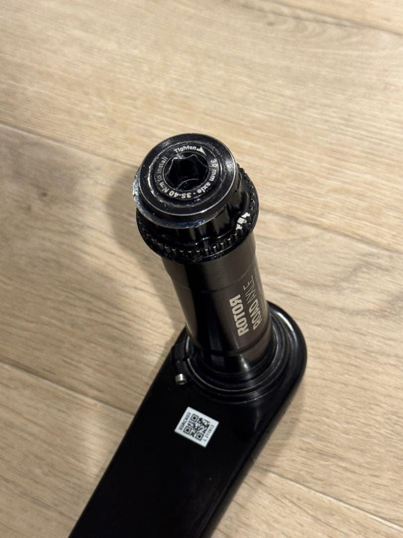 ROTOR ALDHU カーボン30mm axle付き
