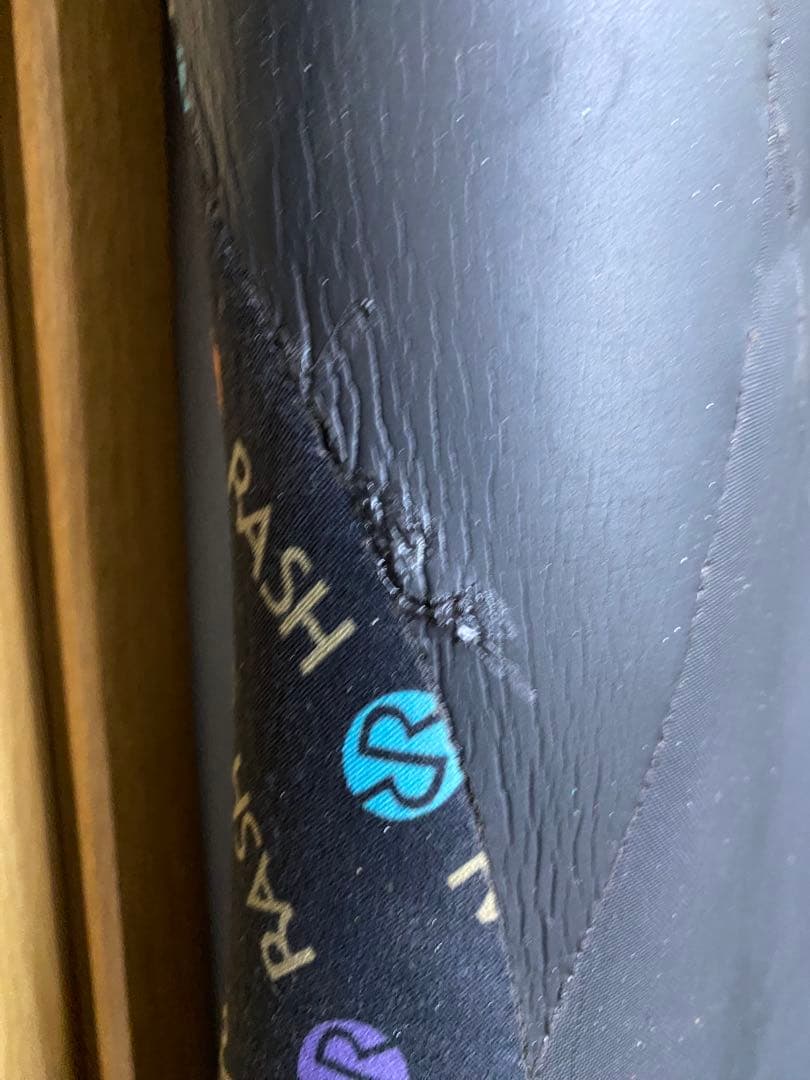 ★カラフルプリント！！【RASH】のメンズ用５×３ｍｍセミドライフルスーツ