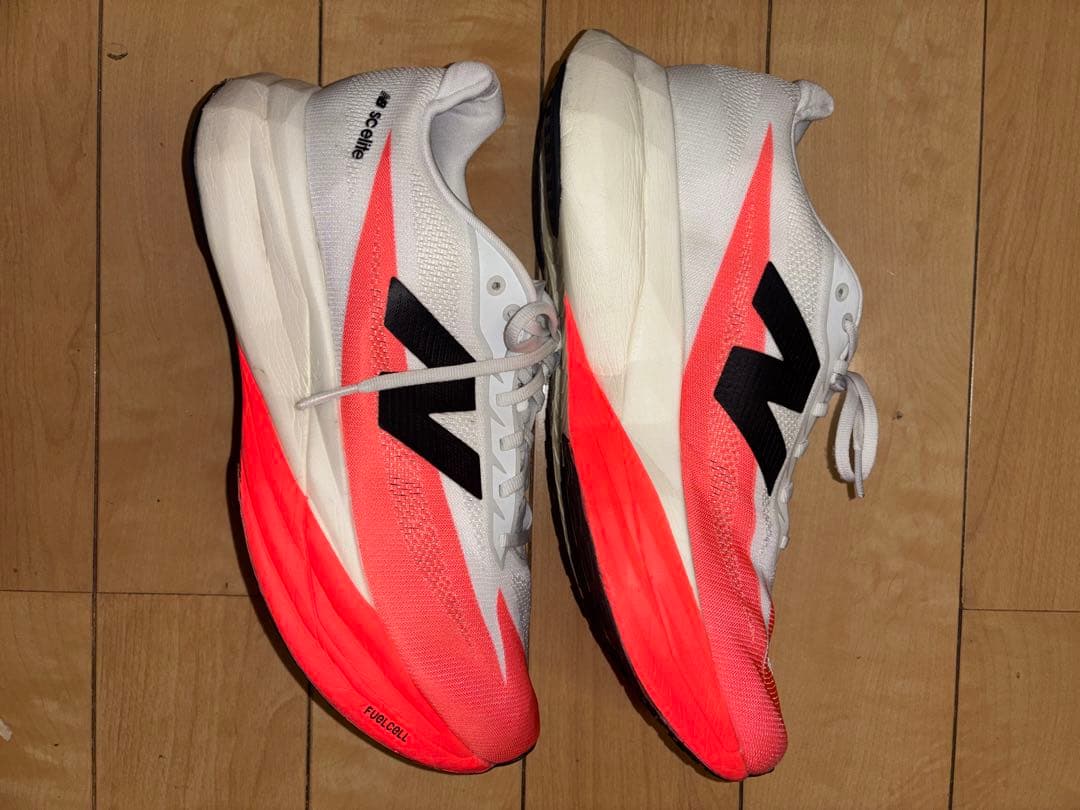 【美品】ニューバランス FuelCell SC Elite v5 27.5cm