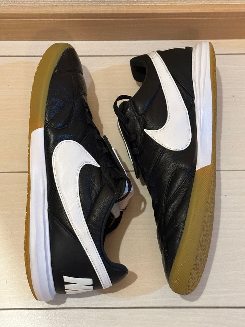 【極美品27cm】NIKE フットサルシューズ