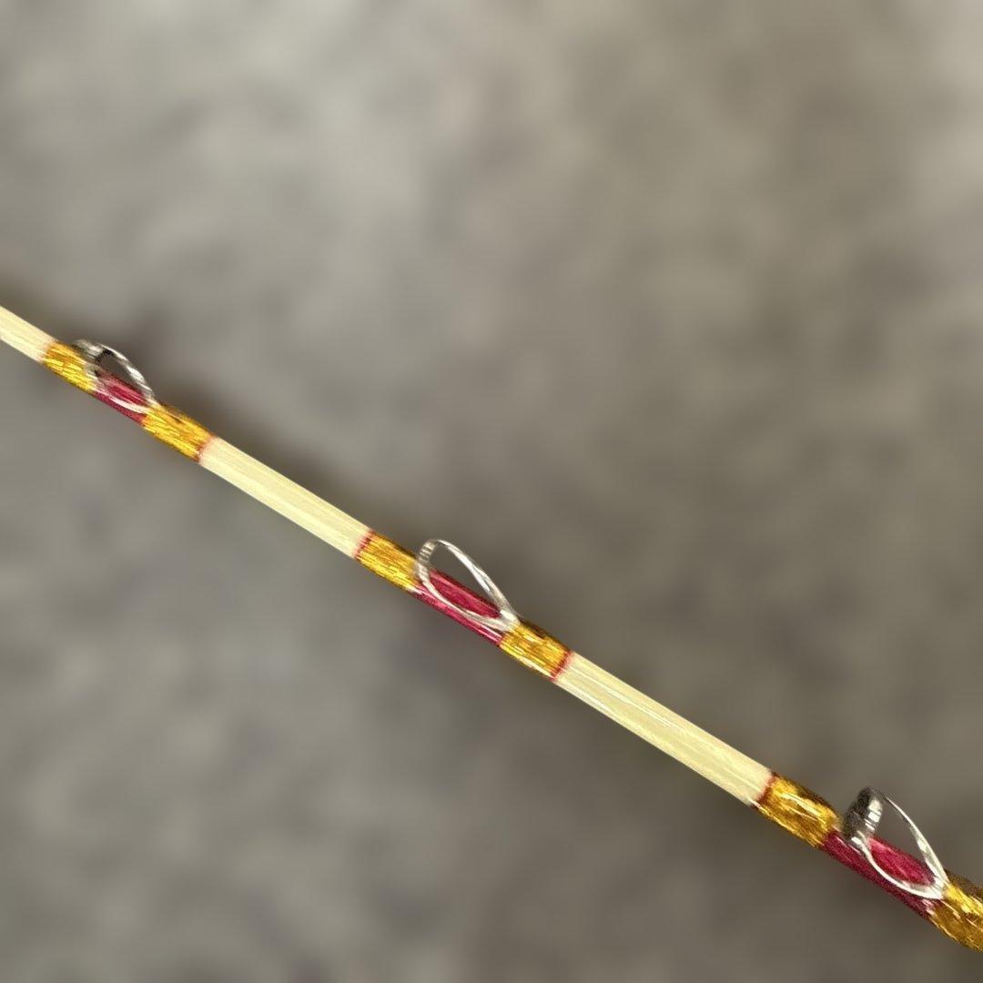 シマノ　13カルカッタ　800F 右ハンドル竿付き