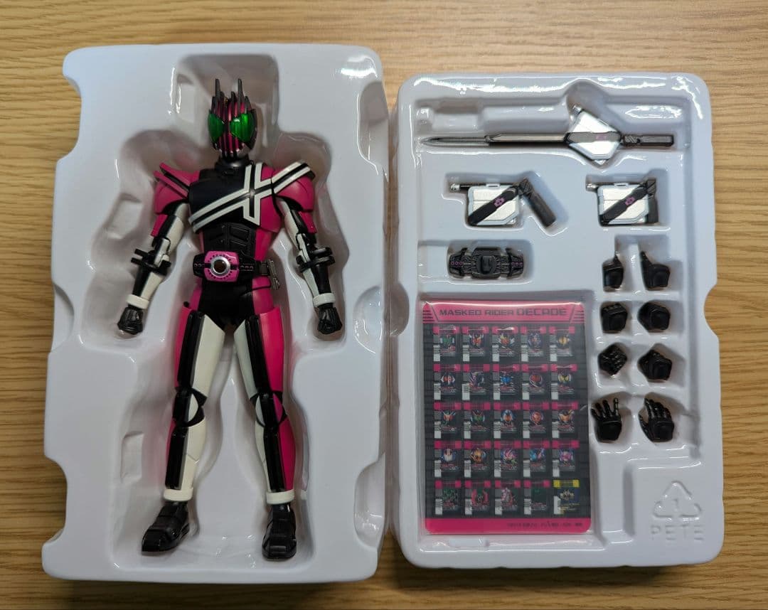 フィギュアーツ　仮面ライダーディケイド（ネオディケイドライバーVer.）