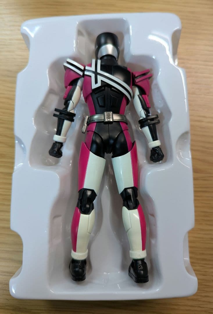 フィギュアーツ　仮面ライダーディケイド（ネオディケイドライバーVer.）