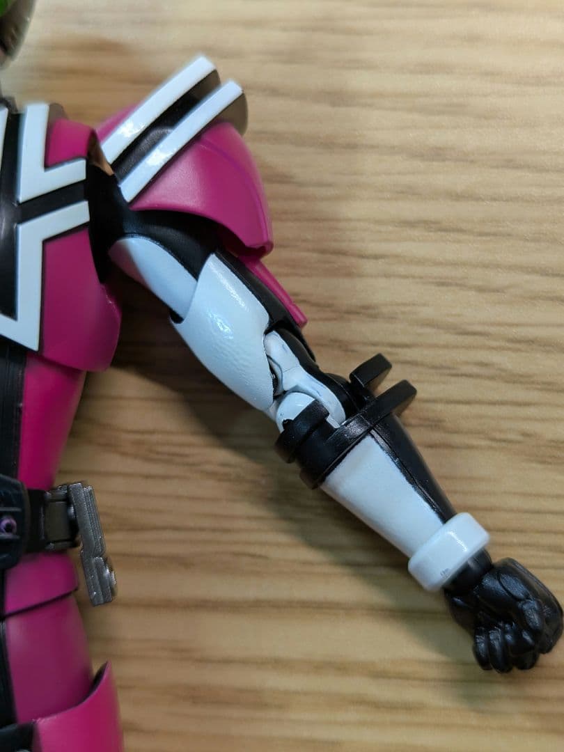 フィギュアーツ　仮面ライダーディケイド（ネオディケイドライバーVer.）