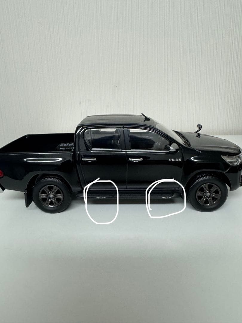 トヨタ　HILUX ハイラックス　カラーサンプル
