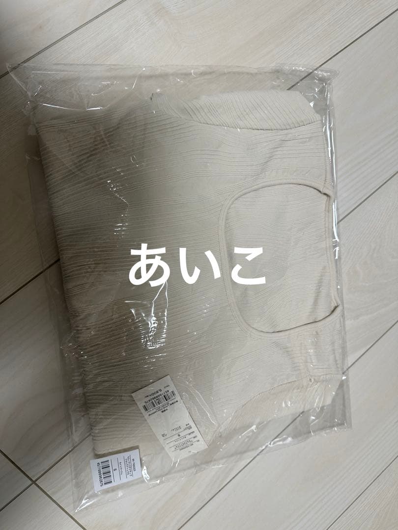 新品❤️【SUKALA】ウエーブリブアクティブクロップドトップスS❤️ホワイト系