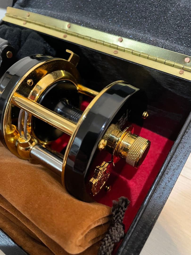 【未使用品】アブガルシア アンバサダー5500CDL 100th