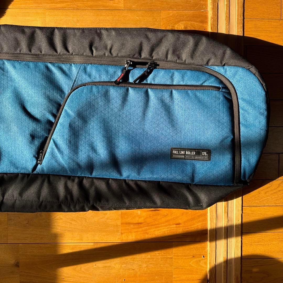 DAKINE FALL LINE SKI ROLLER 175 2セット収納可