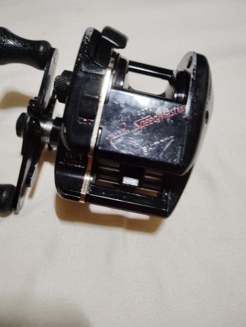 Magnumlite 2200SG ベイトリール