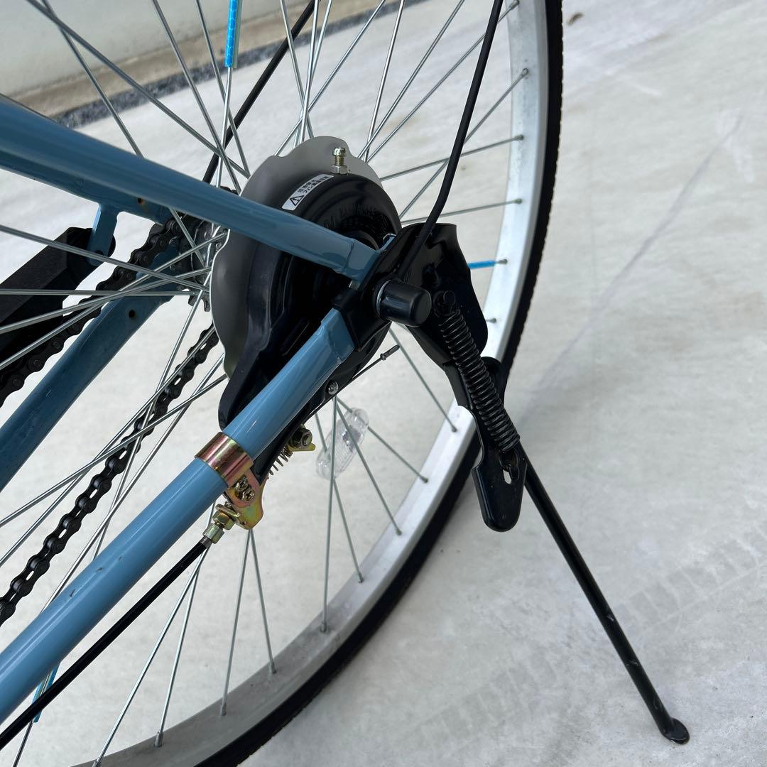 水色の26インチ自転車 前面バスケット付き