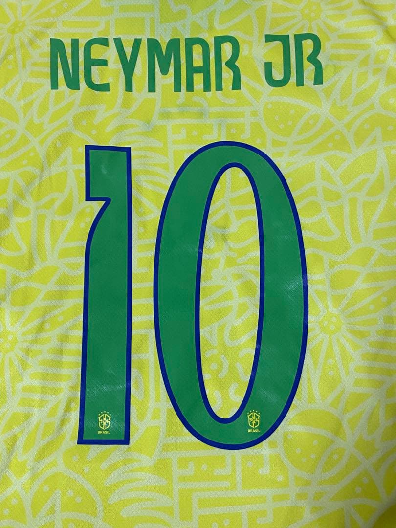 サッカーブラジル代表ユニフォーム　ネイマール選手サイン入り